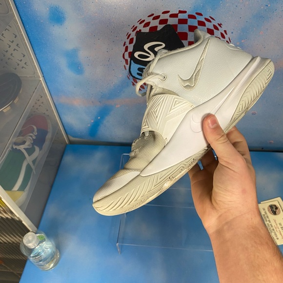 Kyrie 3 flytrap - Picture 2 of 8